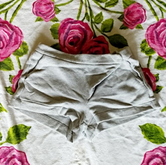 Kate Spade Origami Shorts - Picture 2 of 5